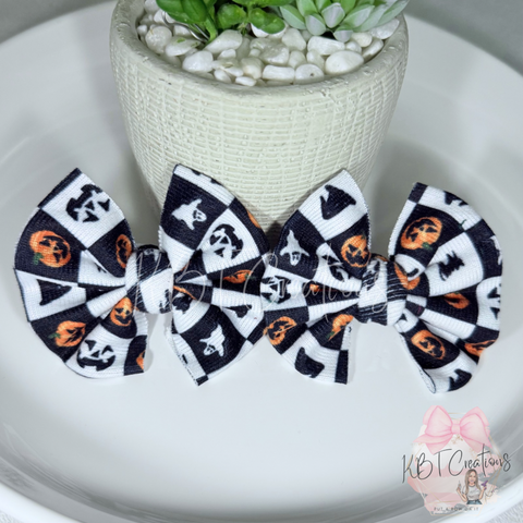 Checkered Spooky Piggies